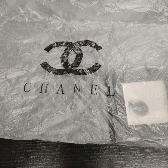 Cute Chanel charm - Picture 9 of 13